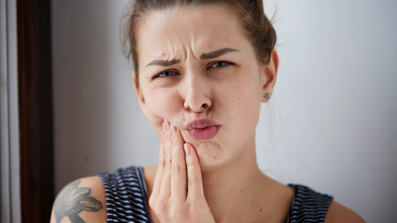 Skąd naprawdę bierze się bruksizm?